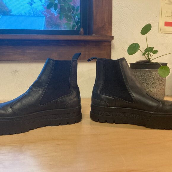 Women’s PUMA Mayze Chelsea Pop Round Toe Platform Boots Black Size 10 - Picture 2 of 5